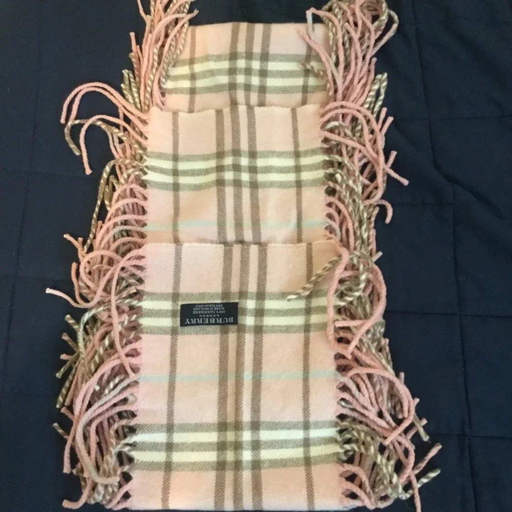 Authentic Burberry London RARE Cashmere Nova Check “HAPPINESS “Pink Fringe Scarf